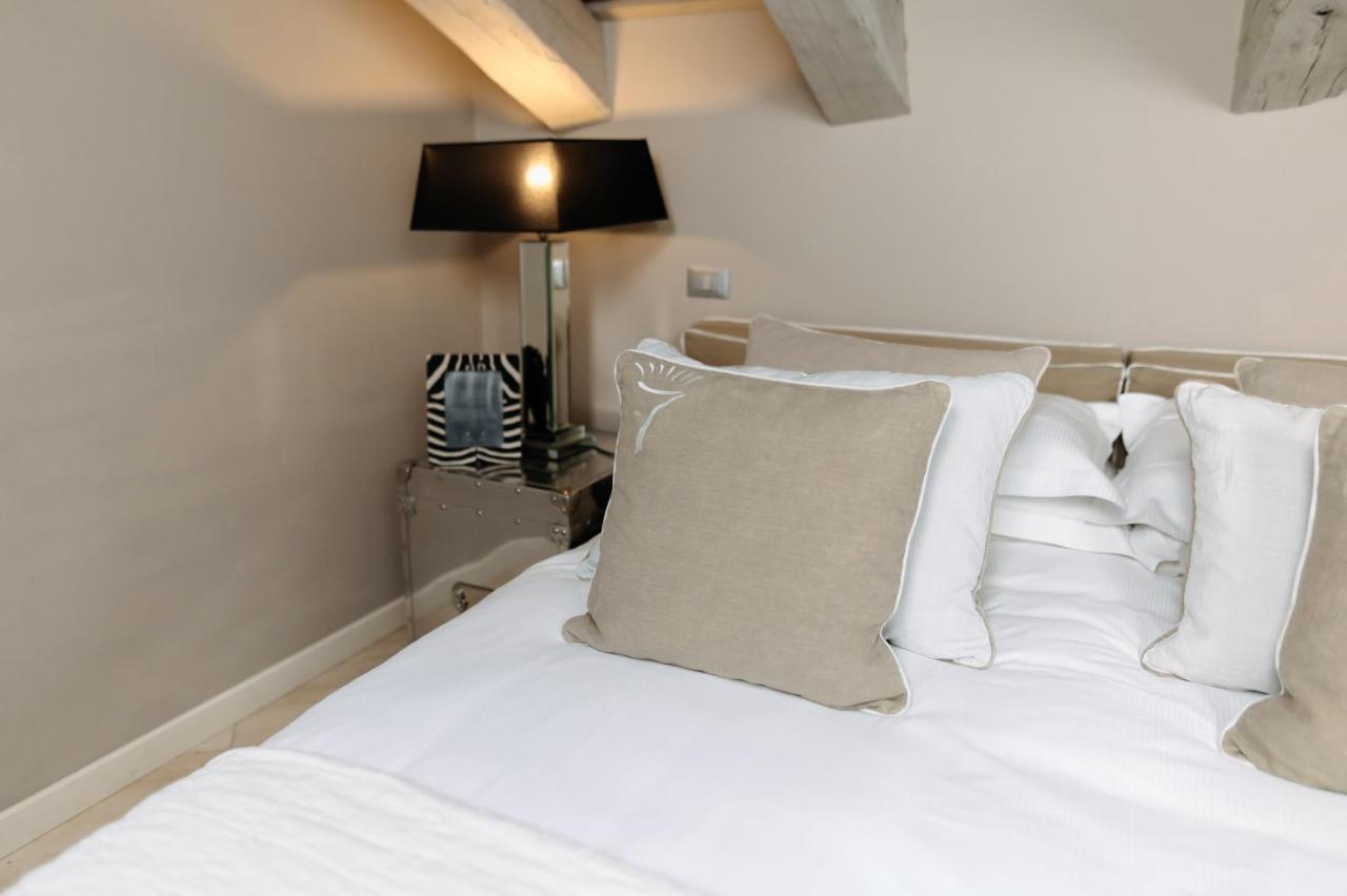 Seven Historical Suites Triëst Buitenkant foto