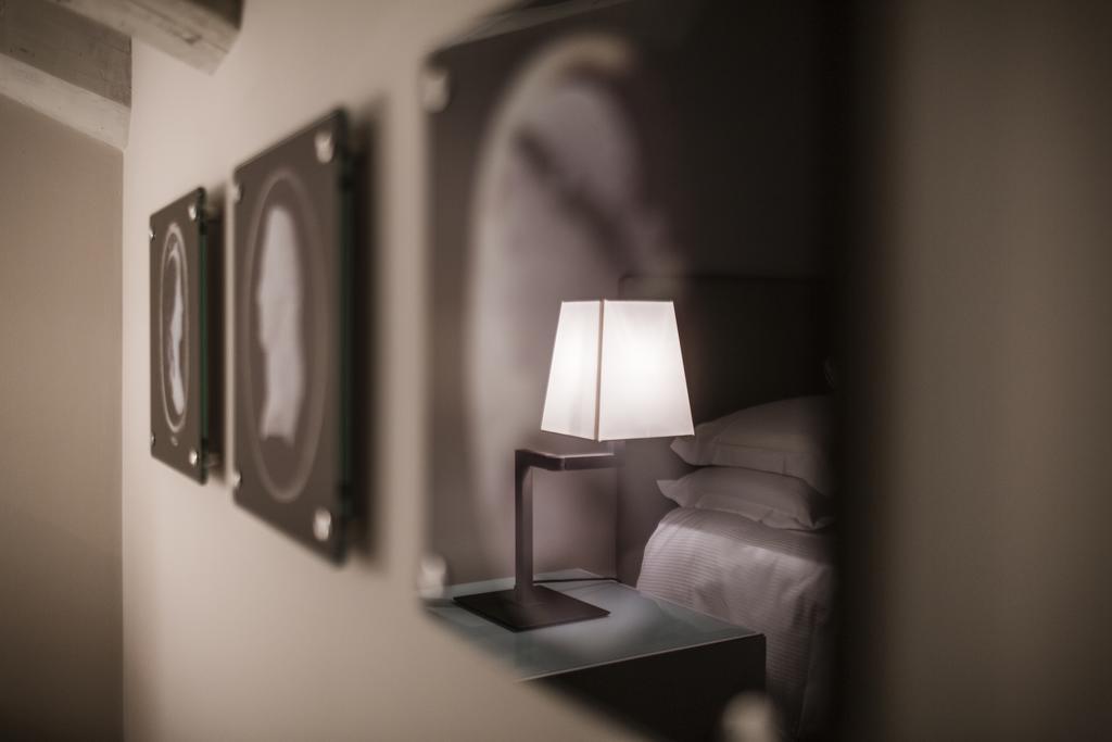 Seven Historical Suites Triëst Kamer foto