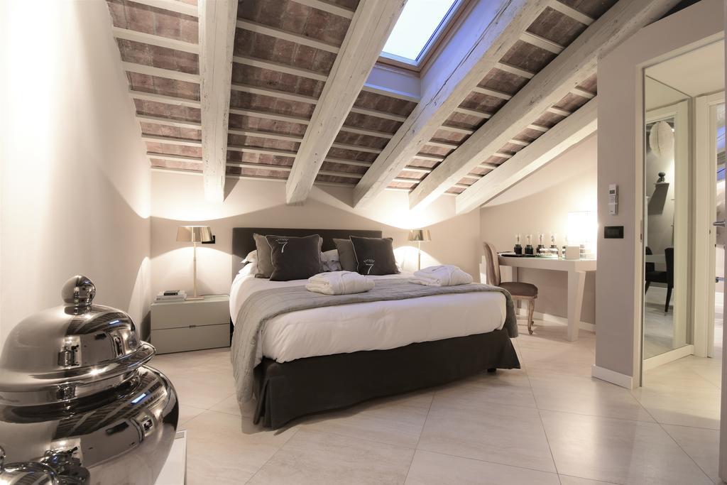 Seven Historical Suites Triëst Buitenkant foto